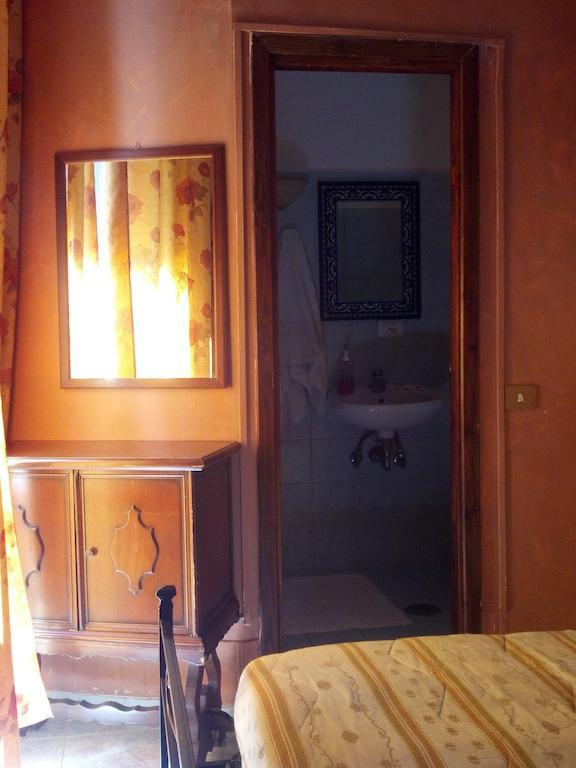 Napoleon Guesthouse Rzym Pokój zdjęcie